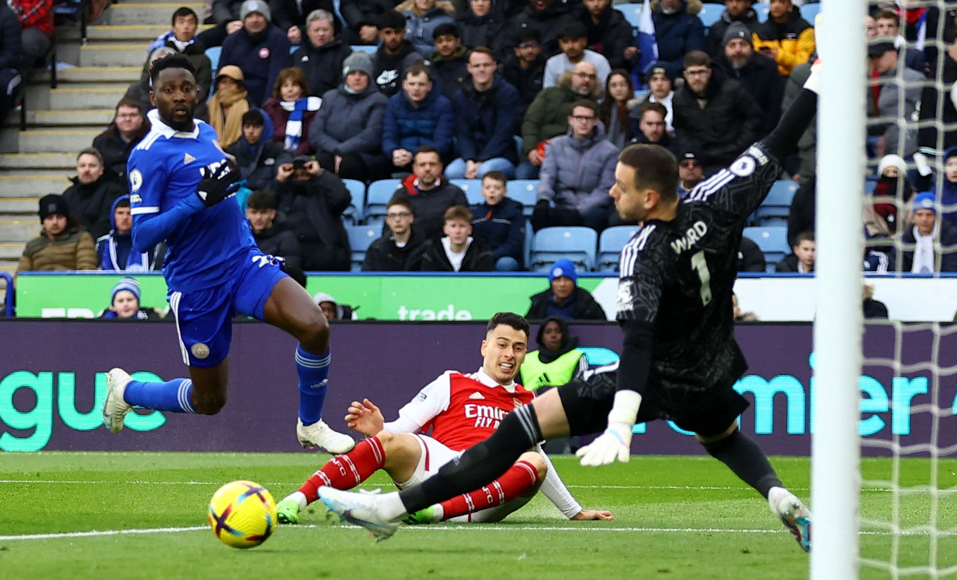 置在现代足 置在现代足