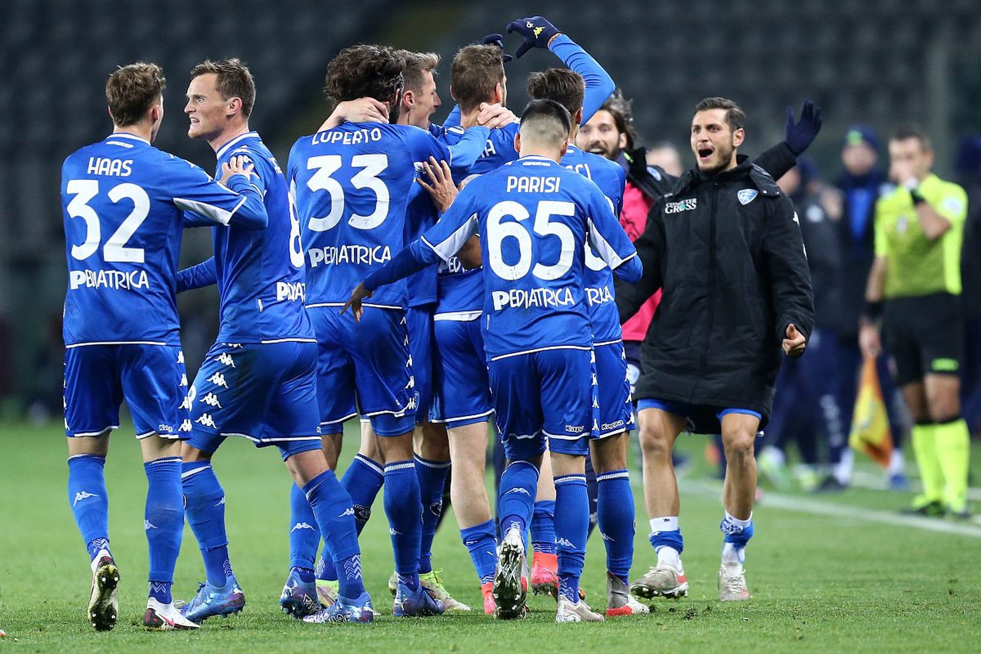 中多次扮演 中多次扮演